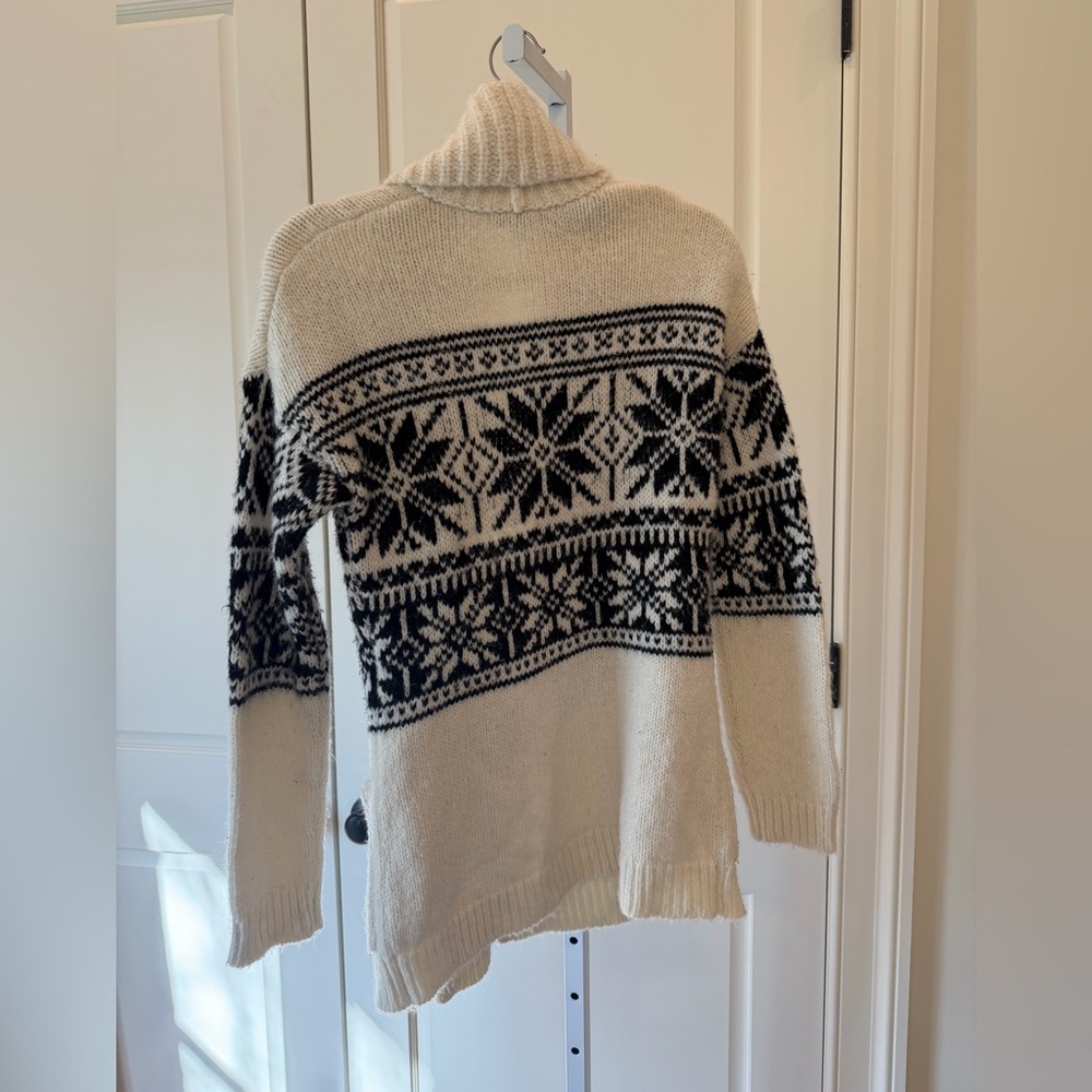 GAP Chunky Patterned Cardigan size small - Picture 2 of 4